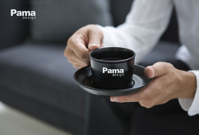 黑眼睛广告为Pama设计的VI应用部分－咖啡杯形象展示